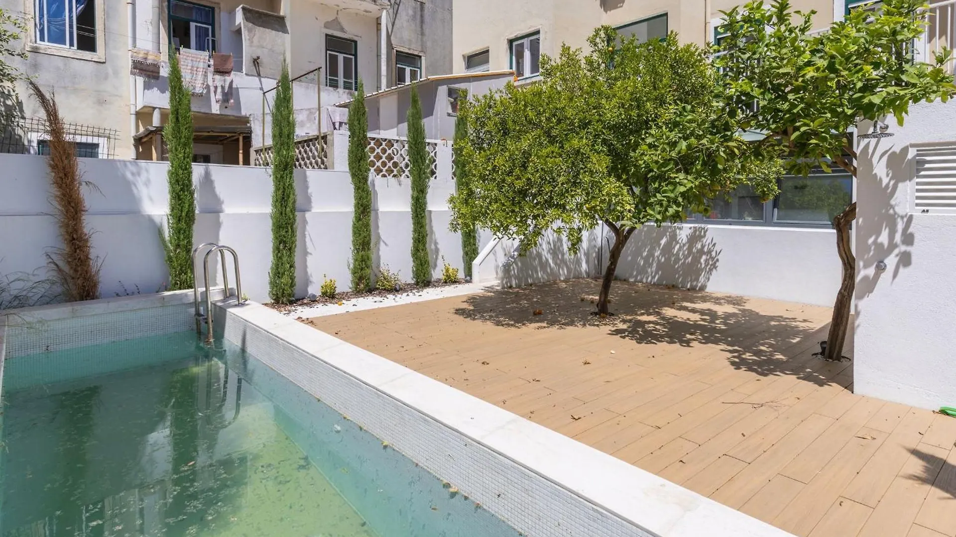 Lisbon Hidden Oasis With Pool By Lovelystay Lägenhet